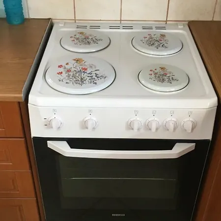 Delicatessen House * ليونِذيو